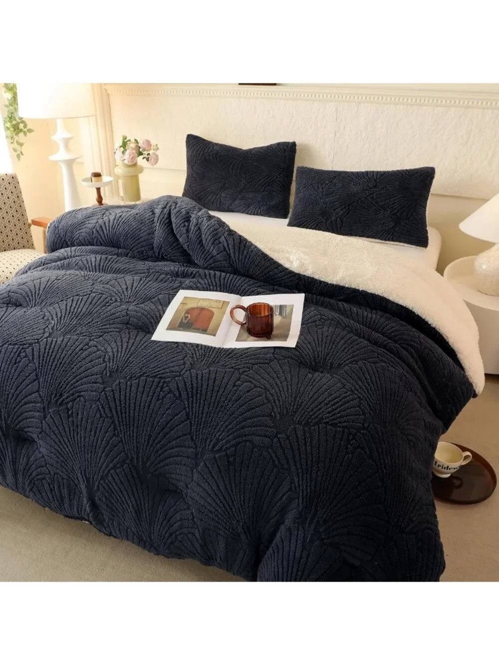 Cozy Seashell Jacquard Sherpa Comforter Set, 3-Piece Full/Queen Bedding, Grey